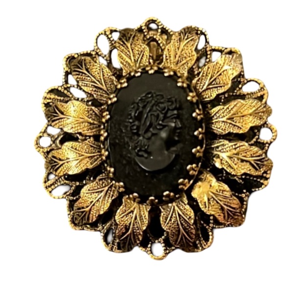 Vintage Whimsical Gold Plated Filagree Victorian Lady Cameo Brooch Pendent